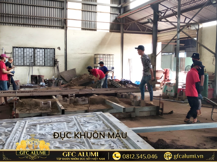 Đục khuôn mẫu