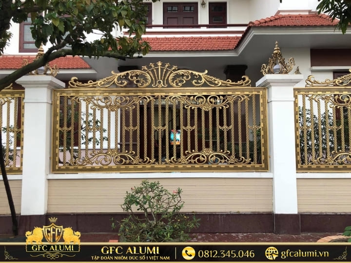 Mẫu hàng rào nhôm đúc mặt tiền biệt thự thiết kế châu Âu sang trọng