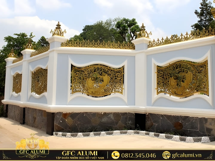 Mẫu hàng rào nhôm đúc mặt tiền biệt thự thiết kế độc đáo tinh xảo