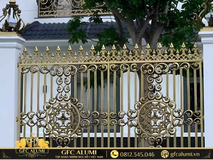 Mẫu hàng rào nhôm đúc chông gai phong cách cổ điển