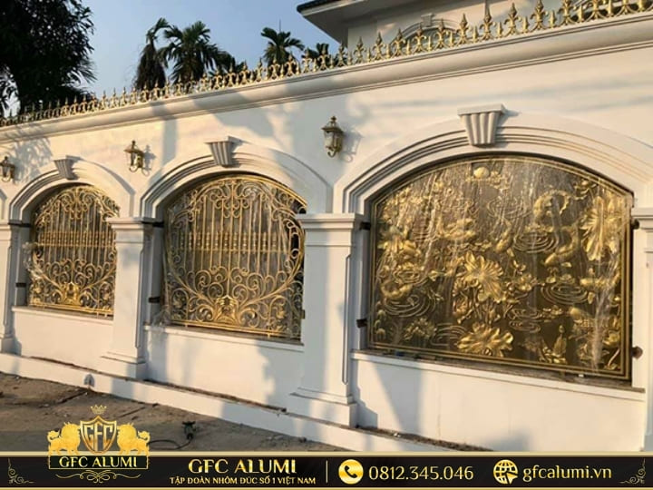 Hàng rào nhôm đúc phù điêu cao cấp cho mặt tiền biệt thự