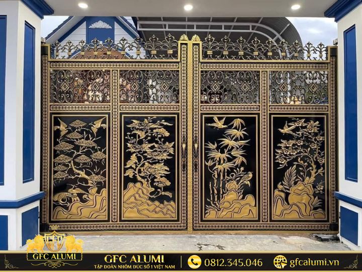 Cổng nhôm đúc Bắc Ninh phong cách Công giáo với biểu tượng Thánh Giá, hoa văn Gothic