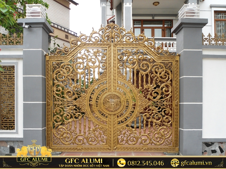 Mẫu cổng nhôm đúc TPHCM 17
