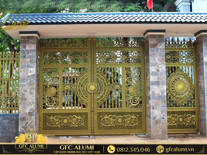 Mẫu cổng nhôm đúc tại TPHCM 20