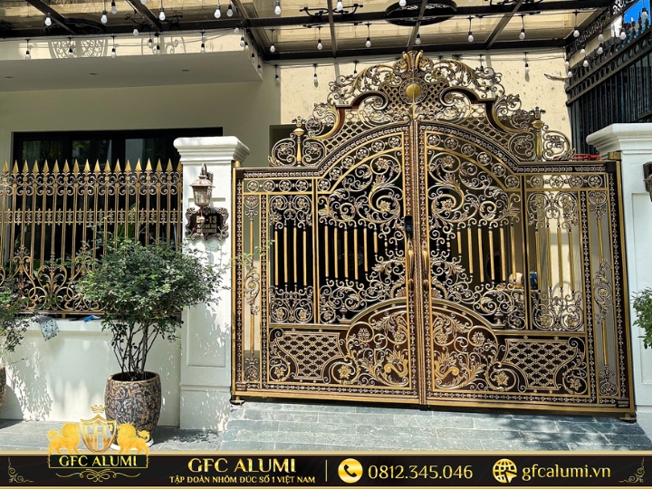 Mẫu cổng nhôm đúc tại TPHCM 25