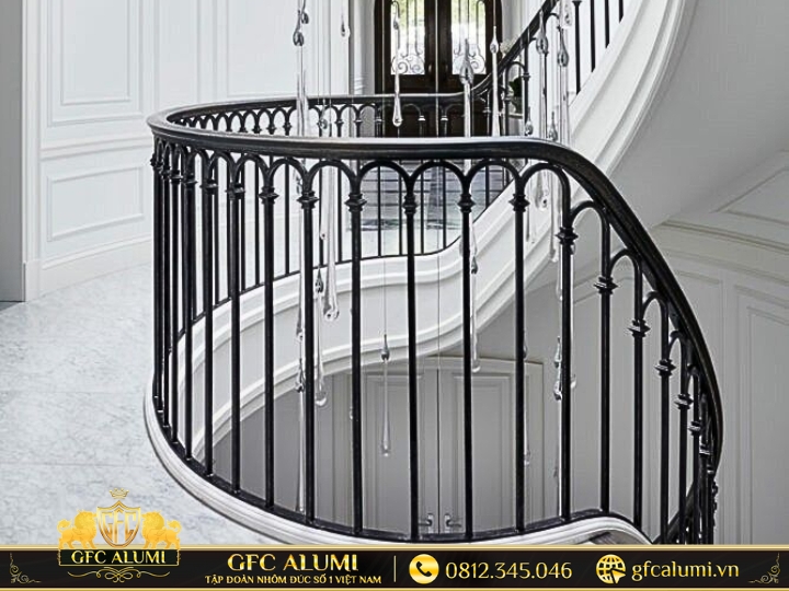 Cầu thang xoắn ốc nhôm đúc được thiết kế ngoài trời