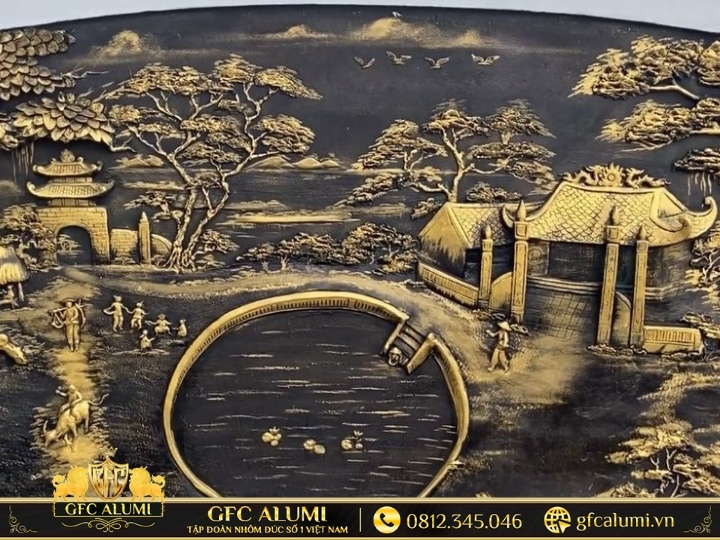 Giếng làng được khắc hoạ tỉ mỉ, sống động
