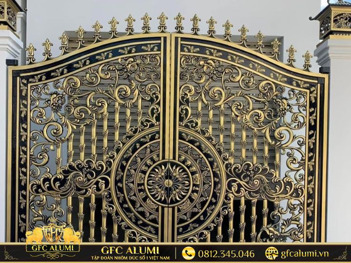 Cổng nhôm đúc chịu lực tốt, bảo vệ an toàn cho gia đình.