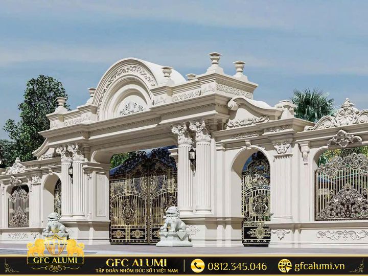 Chọn hướng cổng nhà theo cung mệnh để đón đúng khí, giữ trọn tài lộc.